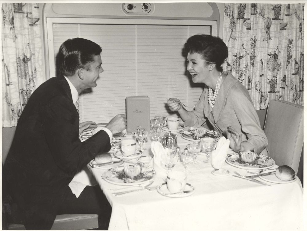 Dining On Board The Southern Aurora In 1962